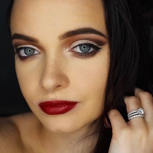 Meet your Posher, Delaney